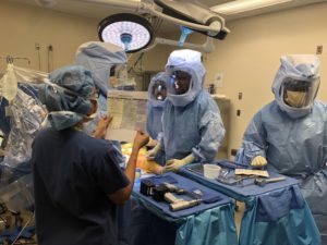 Operación quirúrgica real realizada por los médicos