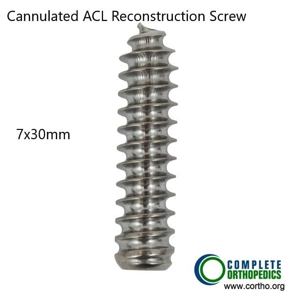 Implante (tornillo) utilizado para asegurar el injerto. Implante (tornillo) utilizado para asegurar el injerto.